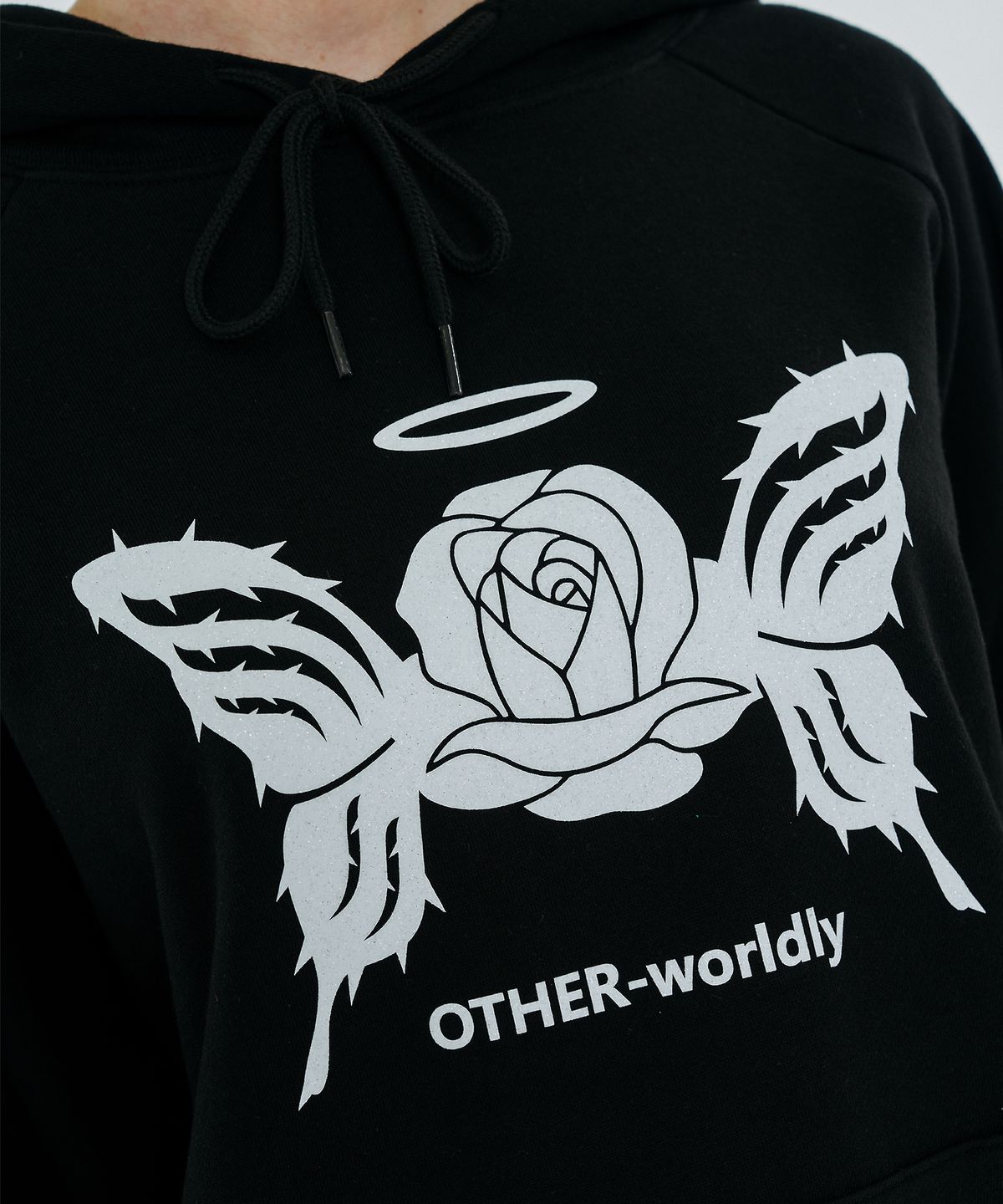 아더월들리(OTHER-worldly) 몬스터 로즈 후디 [화이트 글리터]