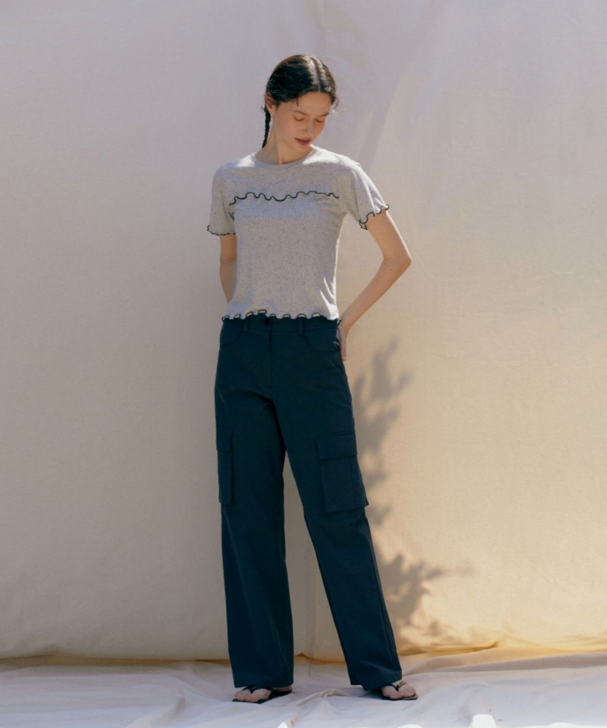 어나우트(UNNOUT) LOW RISE CARGO PANTS - CHARCOAL