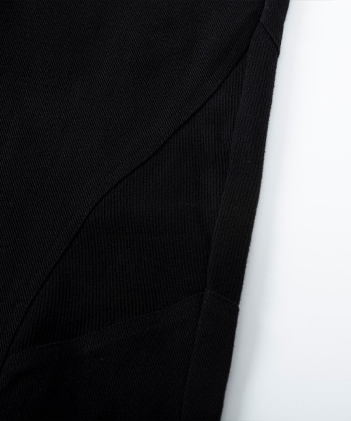 더콜디스트모먼트(THE COLDEST MOMENT) TCM line pants (black)