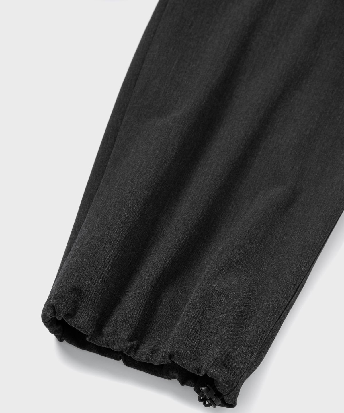 넌블랭크(NONBLANK) 카고 슬랙스_CHARCOAL GREY
