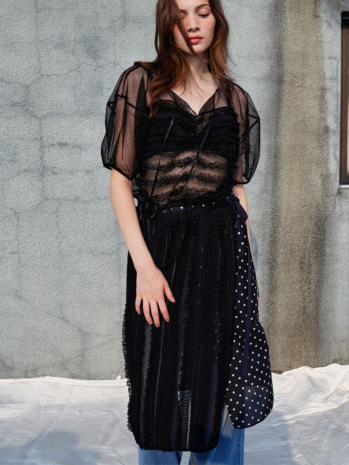 쏘리, 투 머치 러브(SORRY, TOO MUCH LOVE) Dot Lace Wrap Skirt_Black