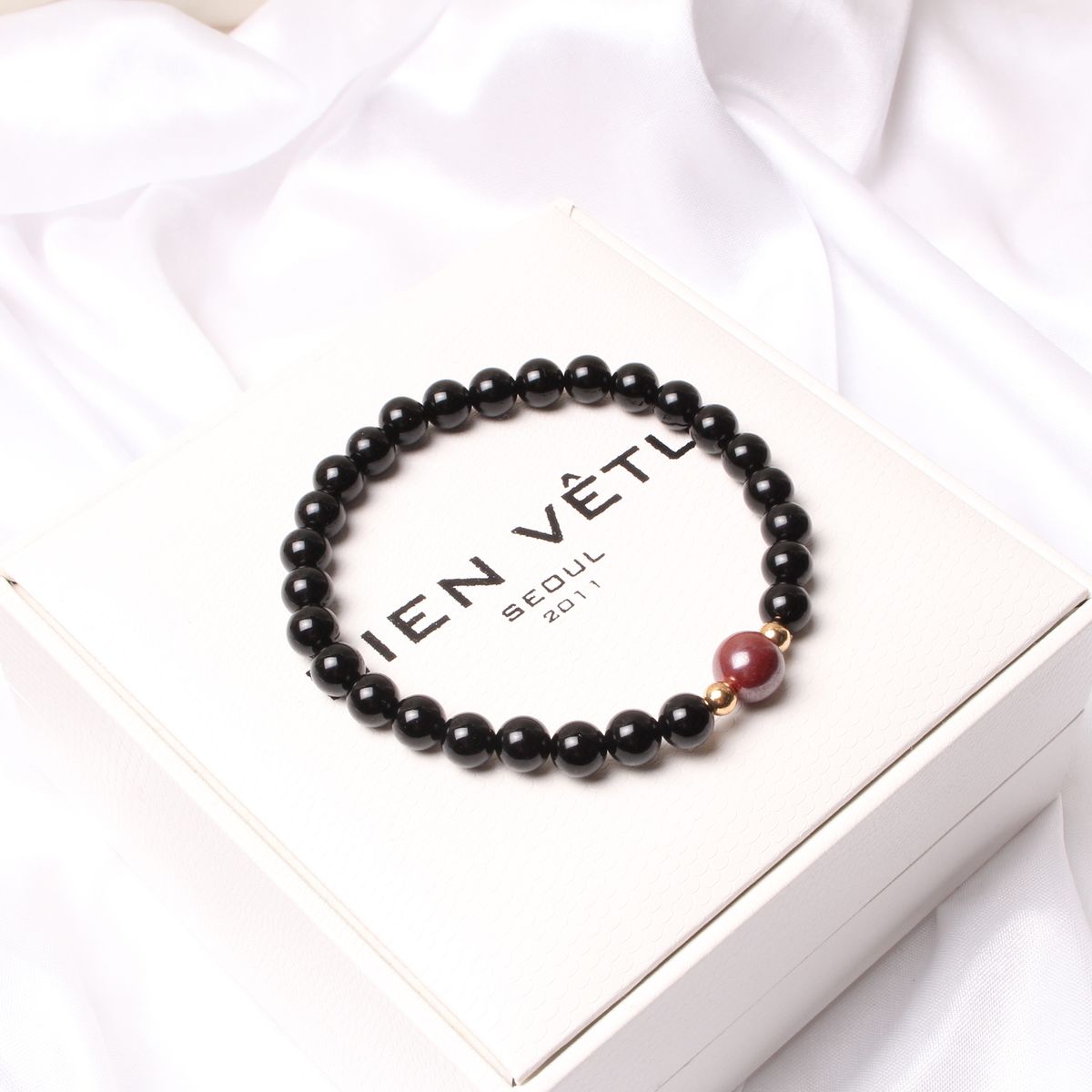 비엔베투(Bien Vetu) 오닉스 경면주사 레이어드 팔찌