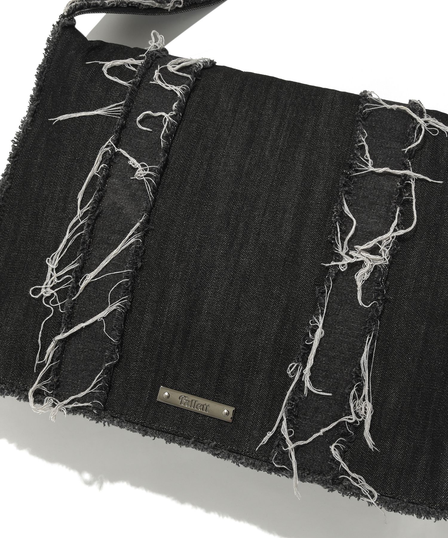 MUSINSA | FALLETT Grunge Cross Big Bag Black