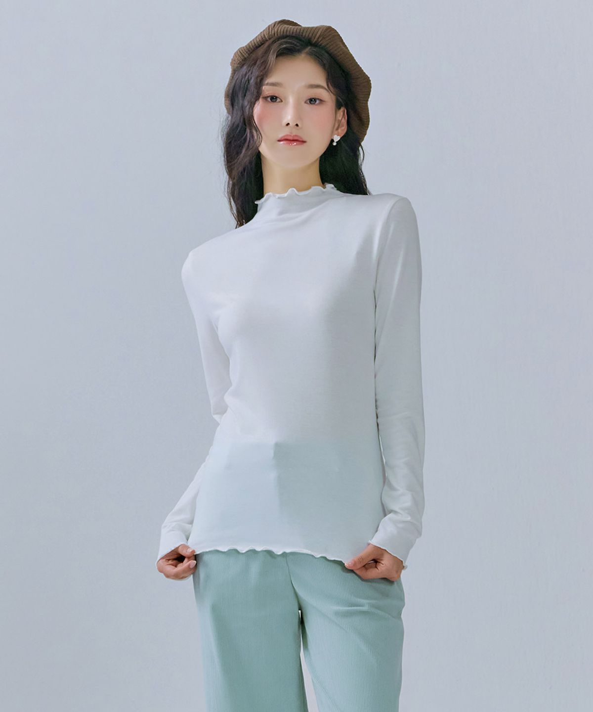 체이스컬트(CHASECULT) 여성 프릴 포인트 반넥 티셔츠-CFZG5153C01