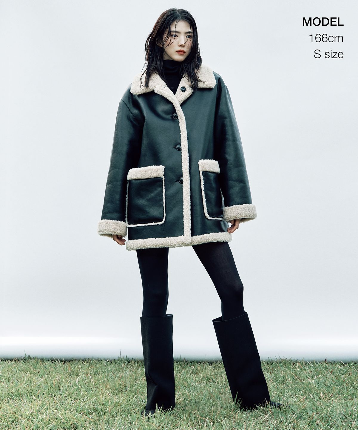 무신사 스탠다드 우먼(MUSINSA STANDARD WOMAN) 우먼즈 리버서블 신세틱 레더 시어링 하프 코트 [블랙]