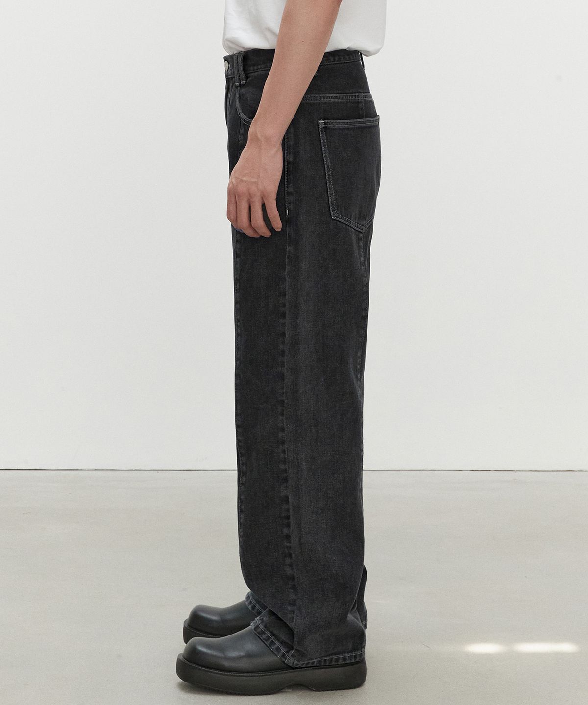 데케트(DECET) Center Incision Wide Jeans DCPT028Black