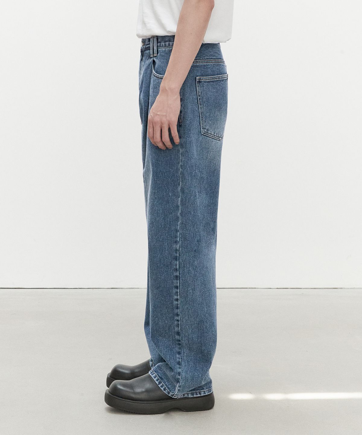 데케트(DECET) Deep Pleats Wide Jeans DCPT030Blue