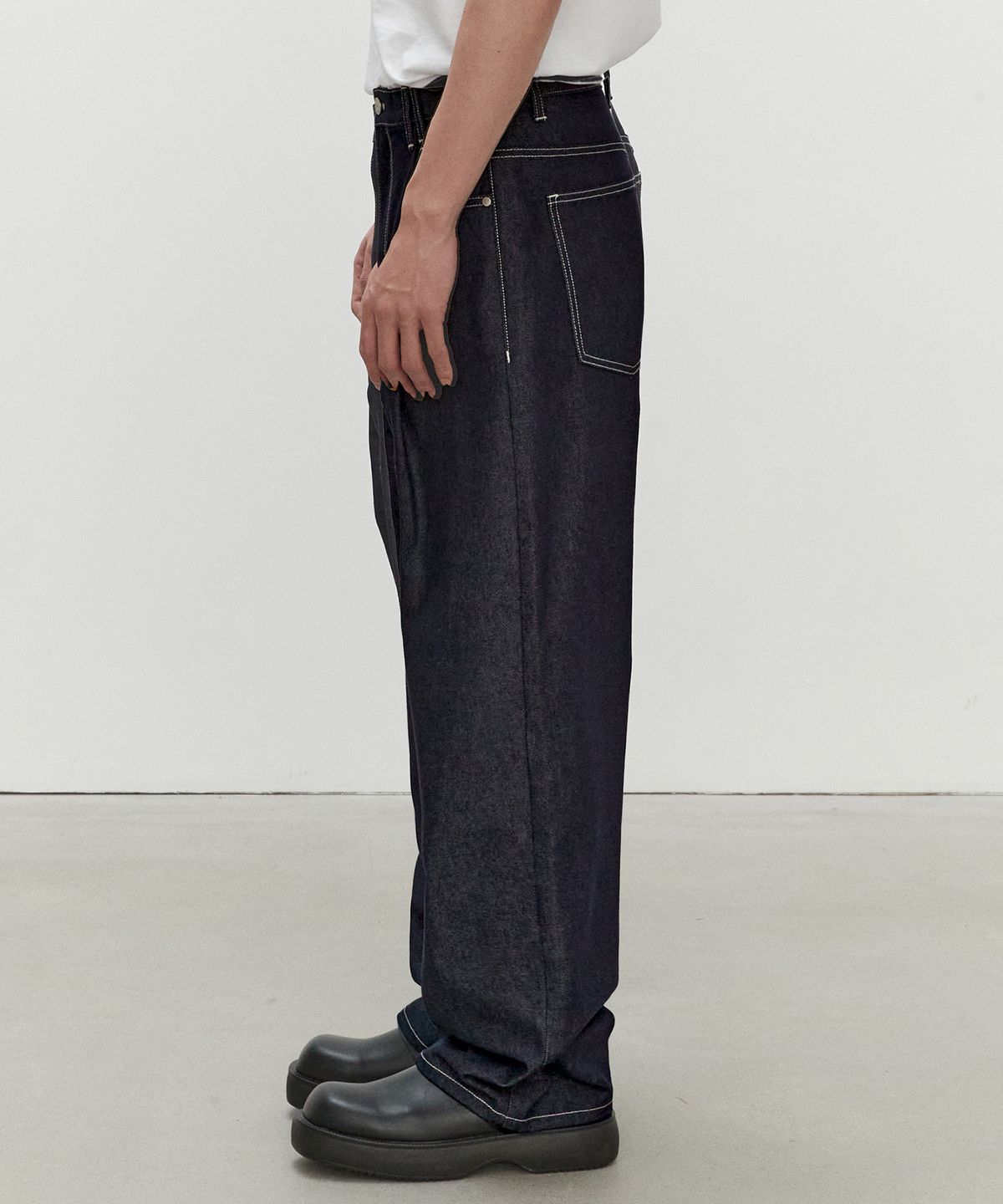데케트(DECET) Deep Pleats Wide Jeans DCPT030CPIndigo