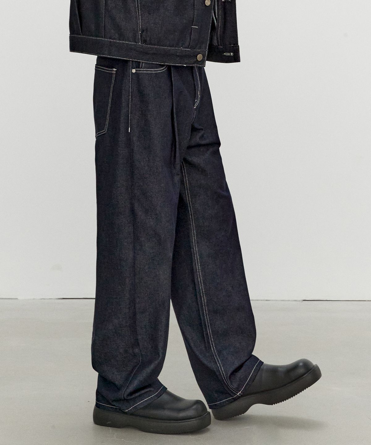 데케트(DECET) Deep Pleats Wide Jeans DCPT030CPIndigo