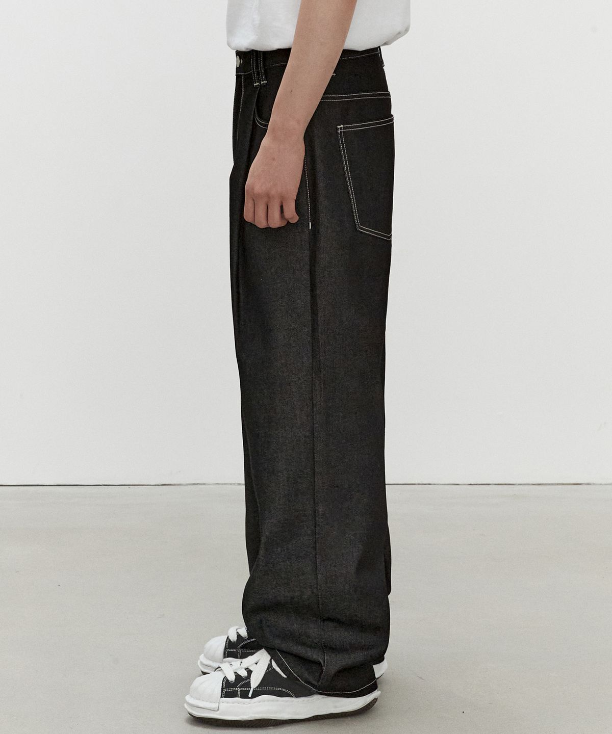 데케트(DECET) Deep Pleats Wide Jeans DCPT030CPBlack