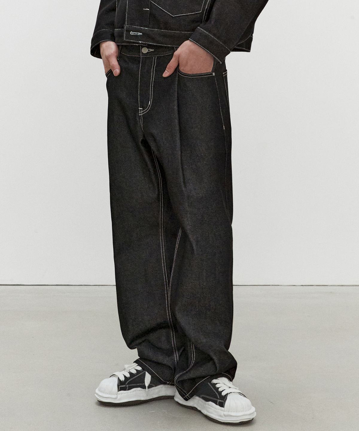 데케트(DECET) Deep Pleats Wide Jeans DCPT030CPBlack