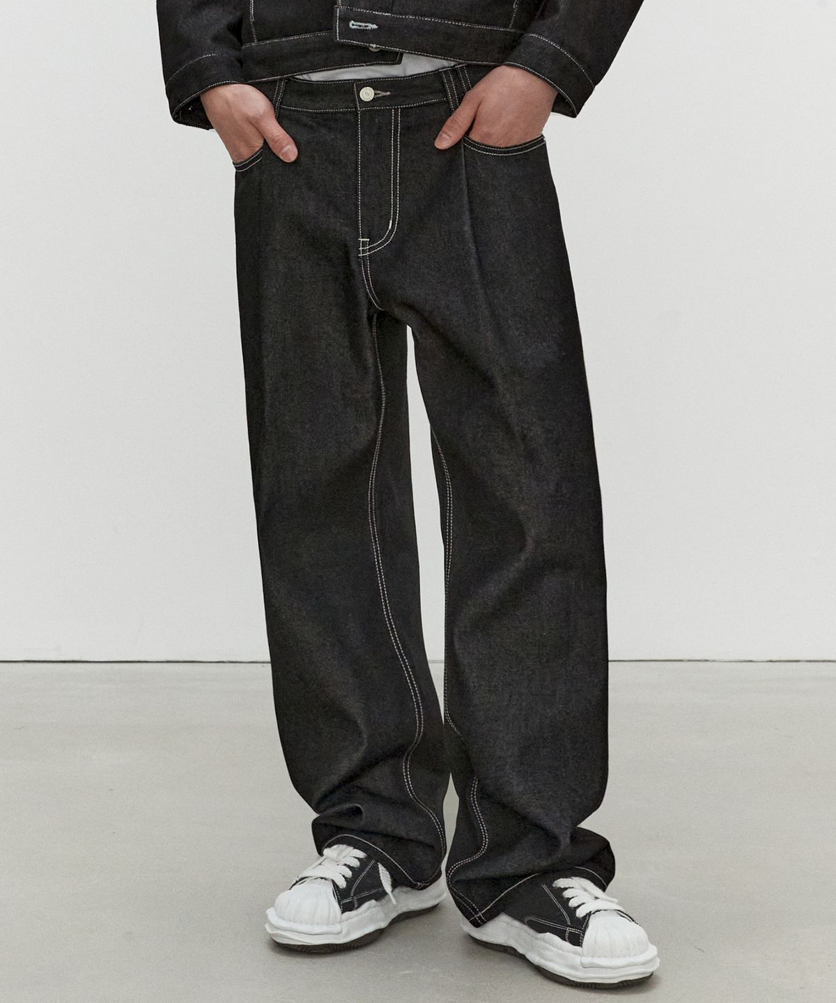 데케트(DECET) Deep Pleats Wide Jeans DCPT030CPBlack