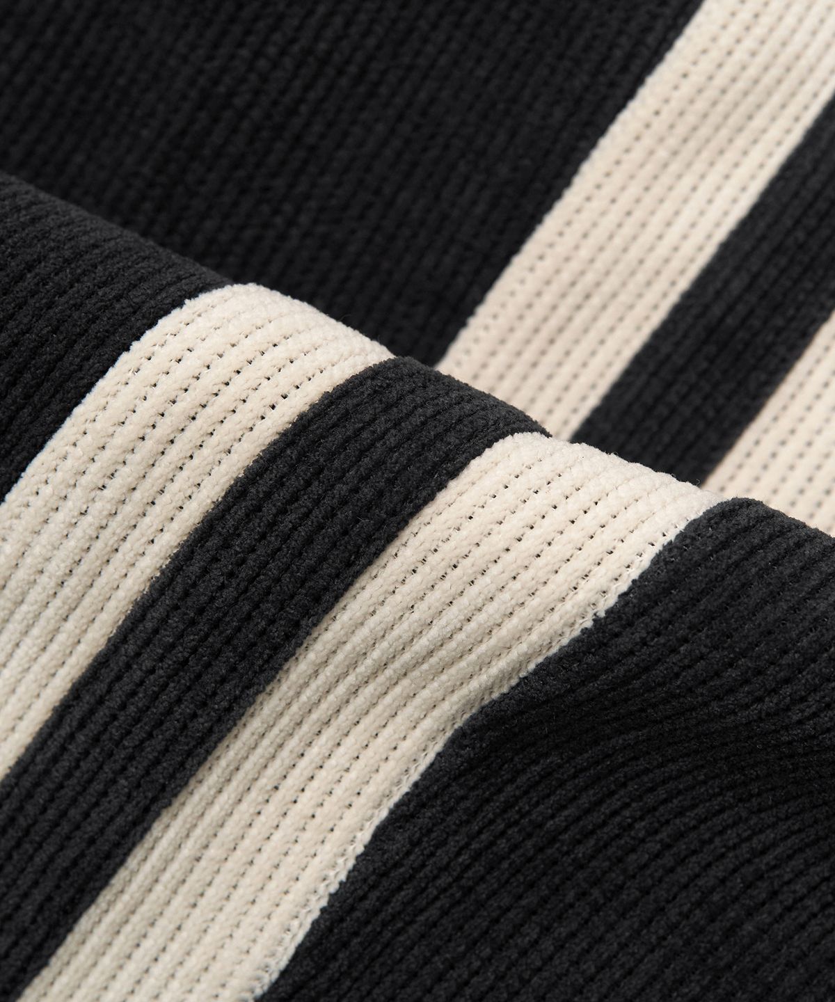 토피(TOFFEE) 더블 사이드 라인 트랙 버티컬 팬츠 (BLACK)