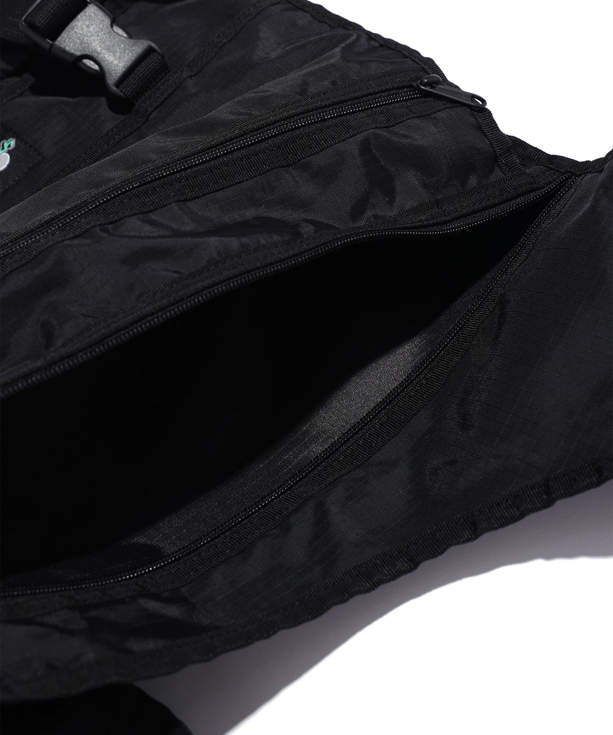 크리틱(CRITIC) UTILITY MESSENGER BAG BLACK