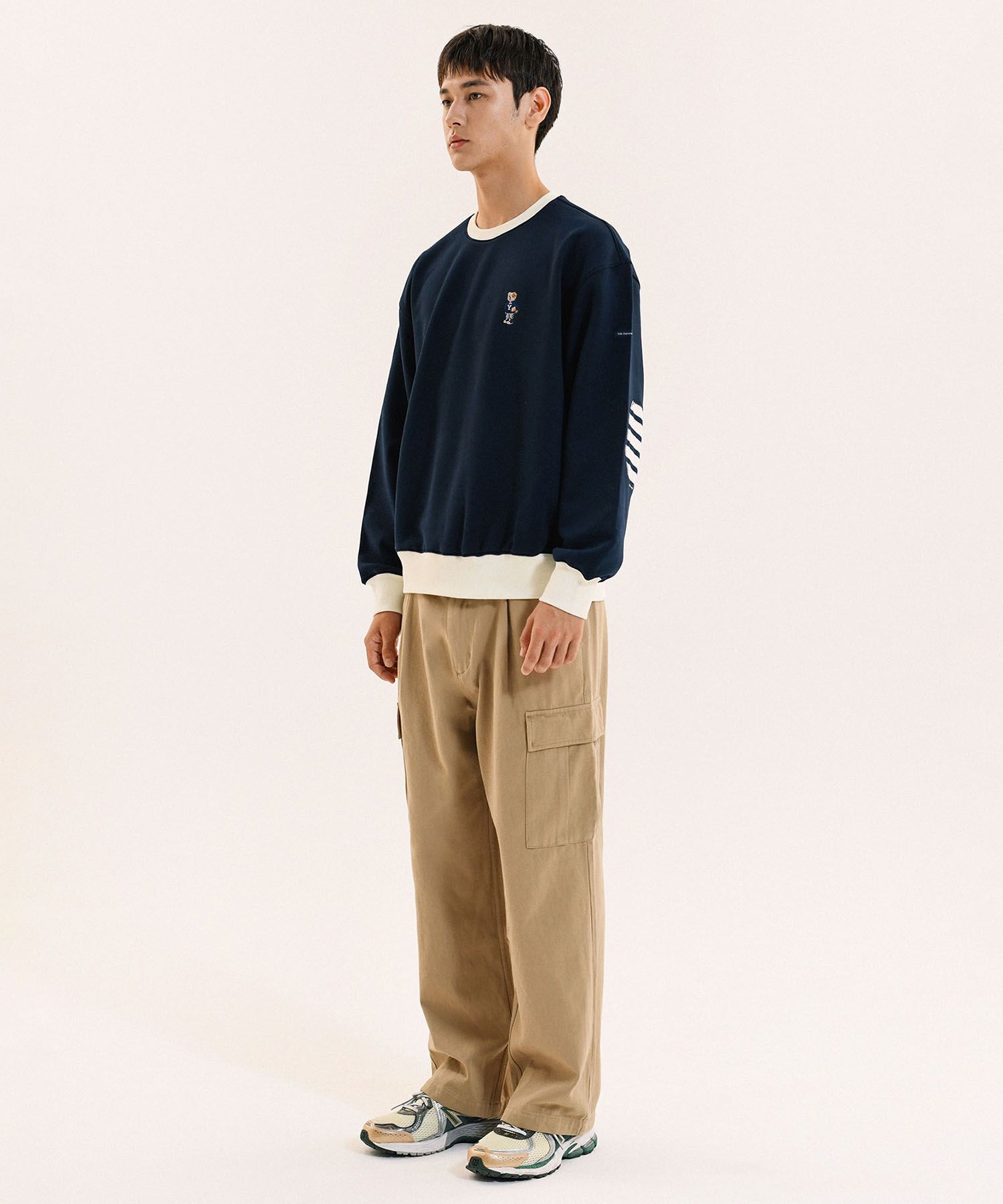MUSINSA | YALE EMBROIDERY UNIVERSITY DAN CREWNECK IVORY / NAVY