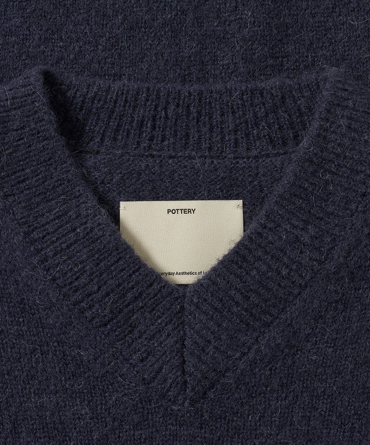포터리(POTTERY) V-Neck KnitSuperfine Merino Wool Baby Alpaca Blend (Dark Navy)