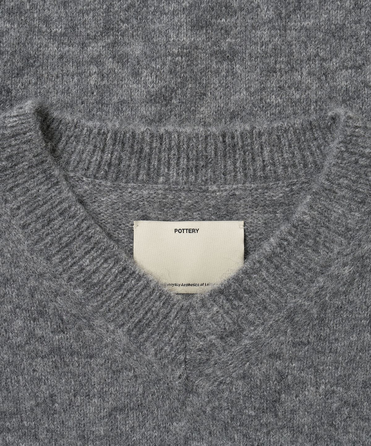포터리(POTTERY) V-Neck KnitSuperfine Merino Wool Baby Alpaca Blend (Charcoal Gray)