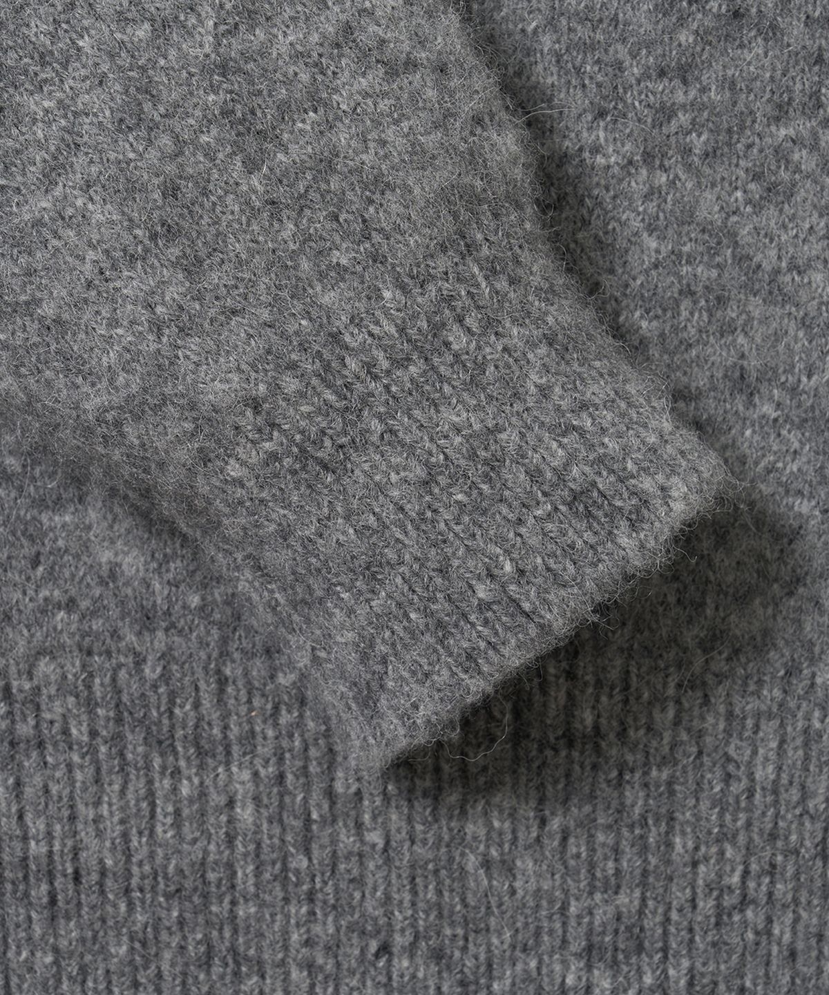 포터리(POTTERY) V-Neck KnitSuperfine Merino Wool Baby Alpaca Blend (Charcoal Gray)