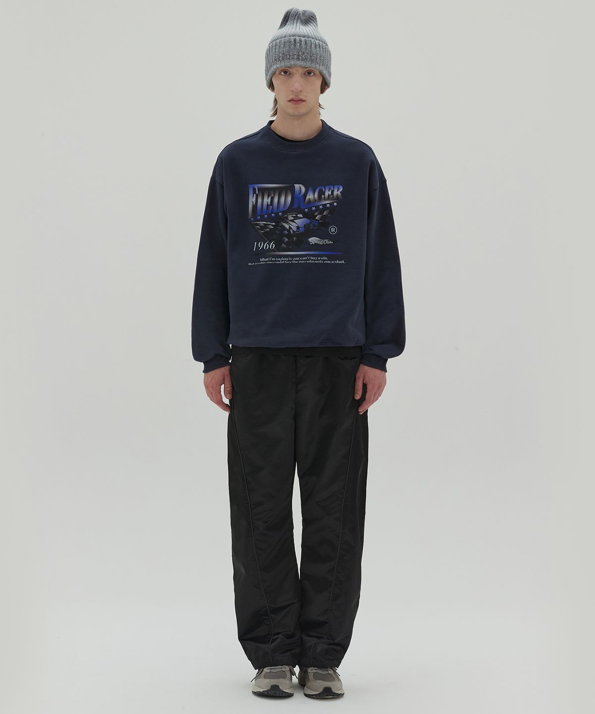 세컨모놀로그(SECONDMONO) 필드레이서 그래픽 오버핏 스웻셔츠 네이비 SETS015NAVY
