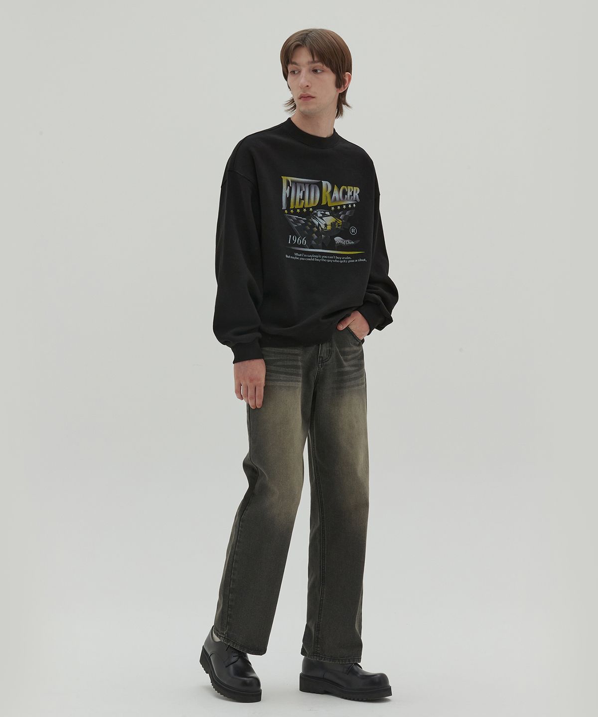 세컨모놀로그(SECONDMONO) 필드레이서 그래픽 오버핏 스웻셔츠 블랙 SETS015BLACK