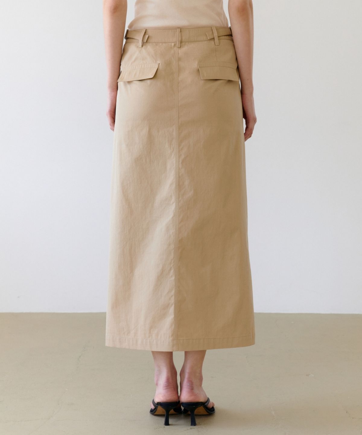 어나우트(UNNOUT) BUTTON DOWN MAXI SKIRT - BEIGE