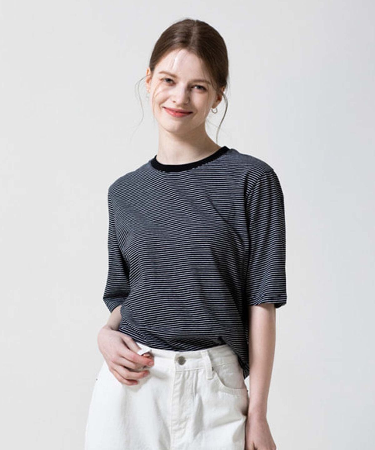 무아르모아(MOIREMOA) basic strip Tee - black