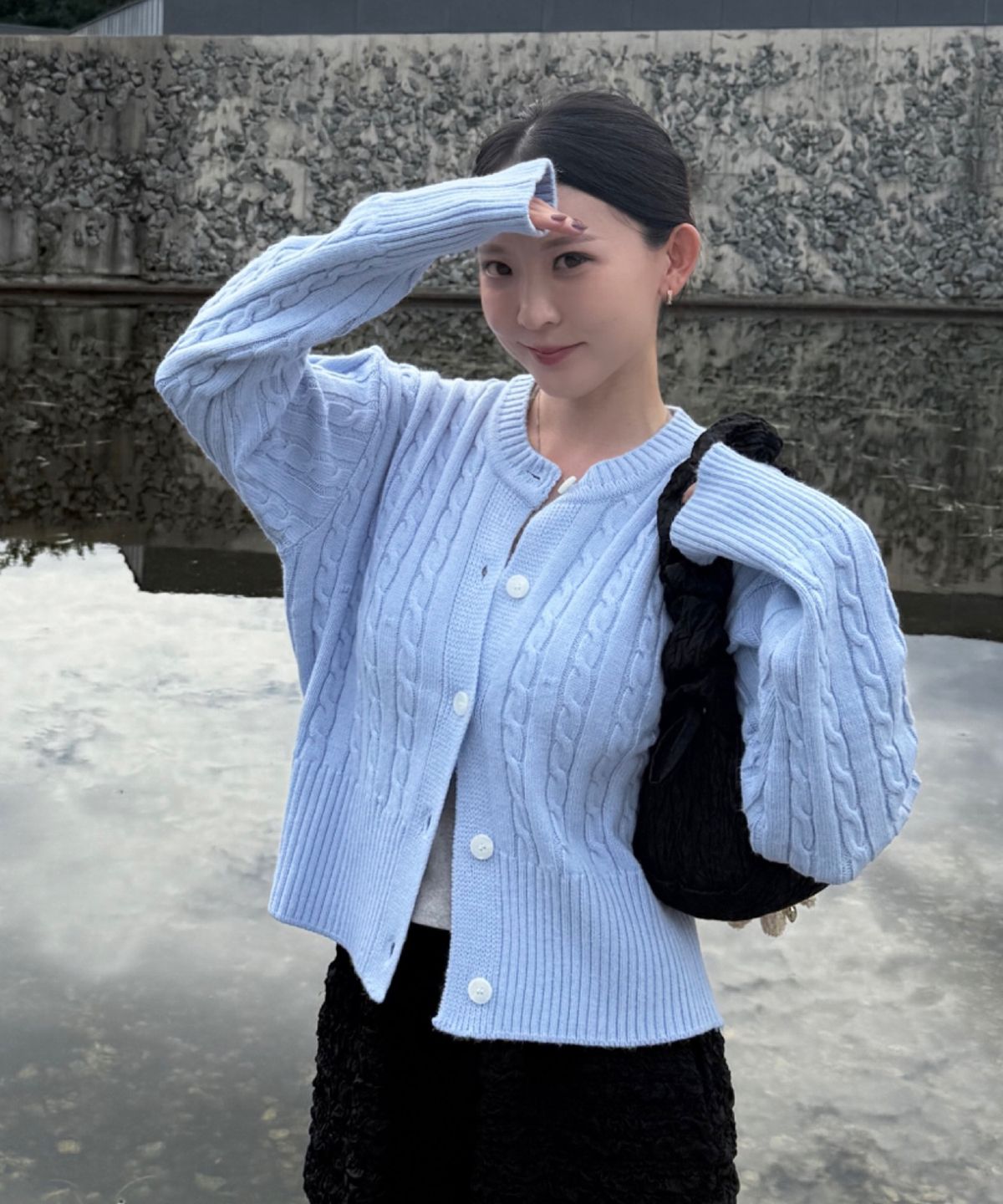 블론드나인(BLOND9) 라운드 넥 크롭 케이블 가디건_베이비블루