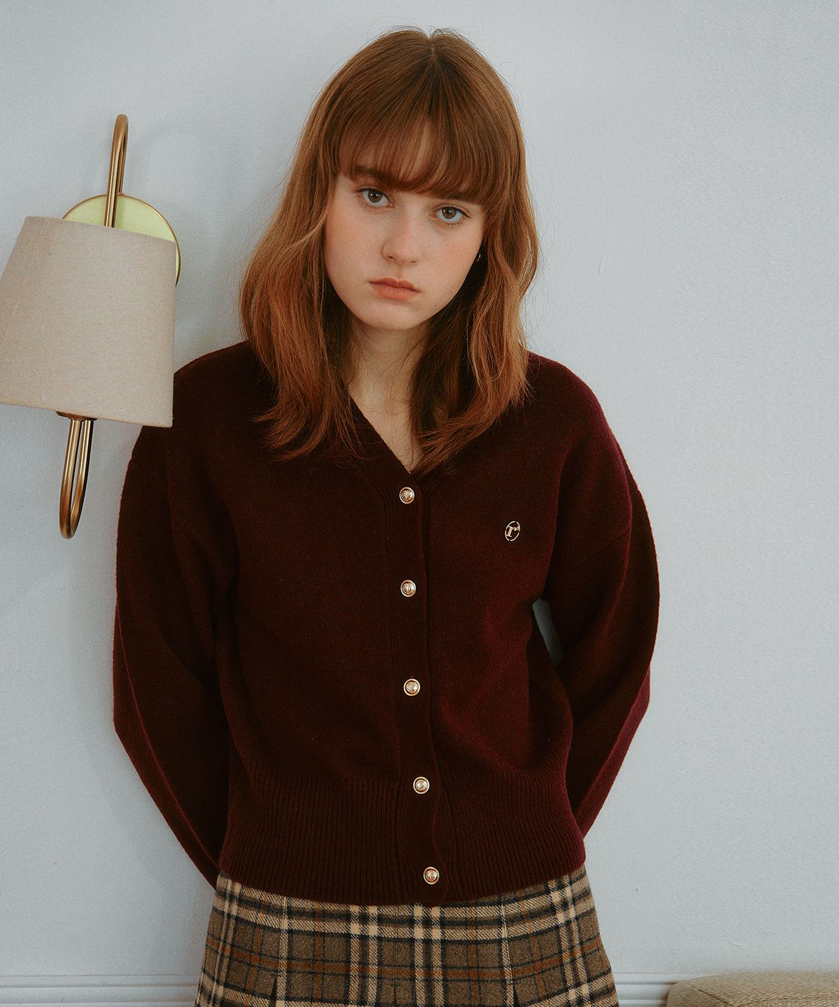 로라로라(ROLAROLA) WOOL BLENDED BASIC CARDIGAN BURGUNDY
