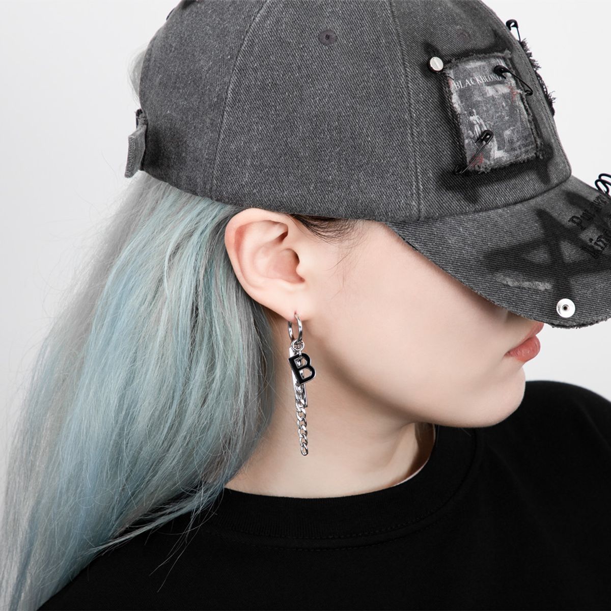 블랙블론드(BLACKBLOND) 비비디 비 로고 귀걸이 (실버)