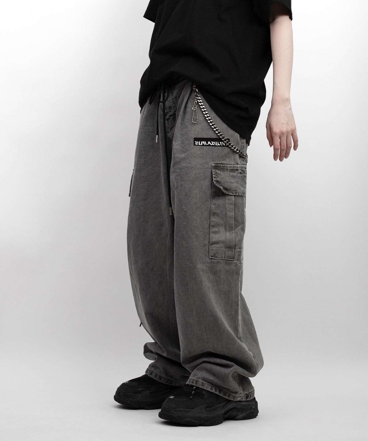 블랙블론드(BLACKBLOND) 비비디 비 로고 바지 체인 (실버)