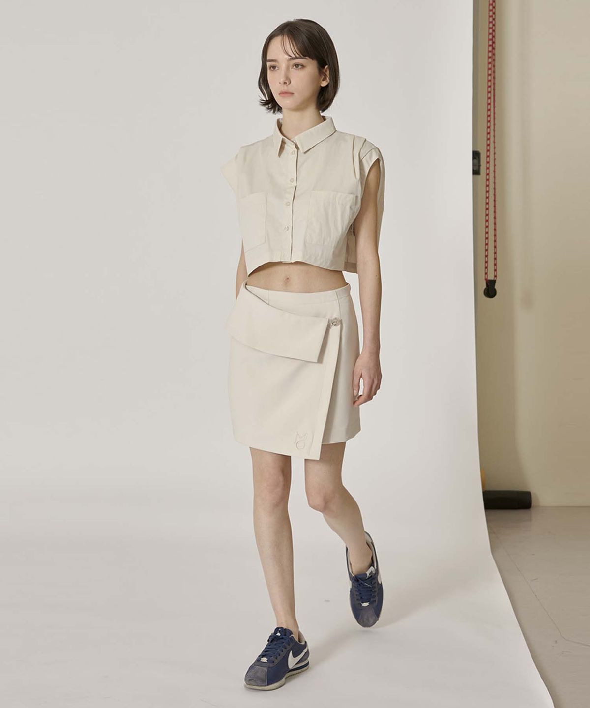무아르모아(MOIREMOA) low rise wrap skirt - beige