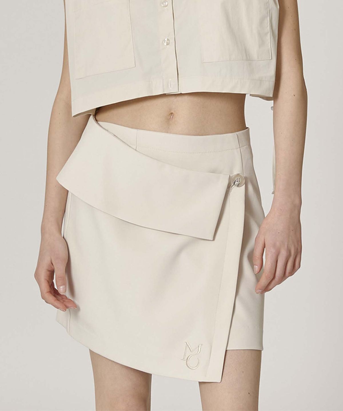 무아르모아(MOIREMOA) low rise wrap skirt - beige