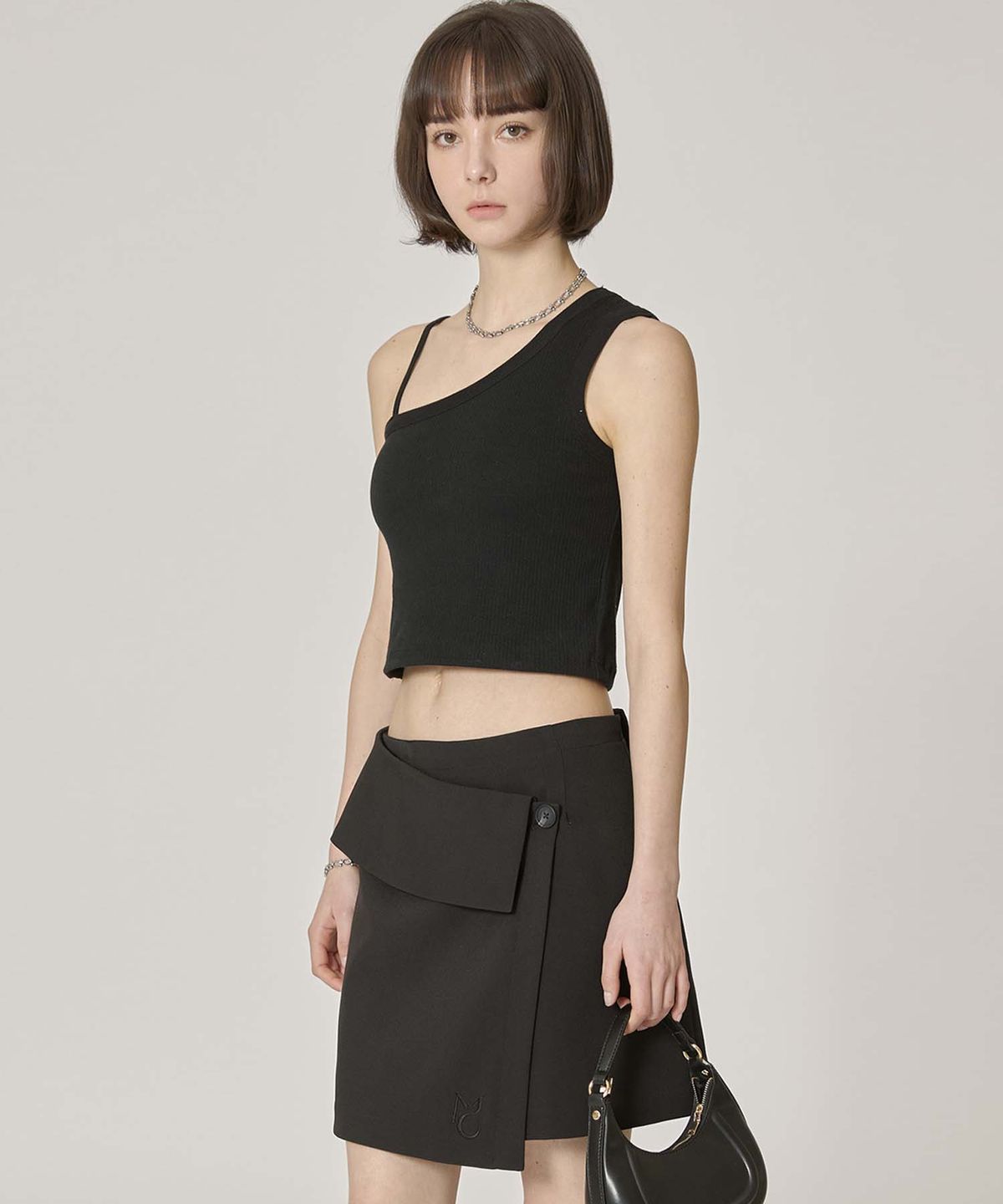 무아르모아(MOIREMOA) low rise wrap skirt - black