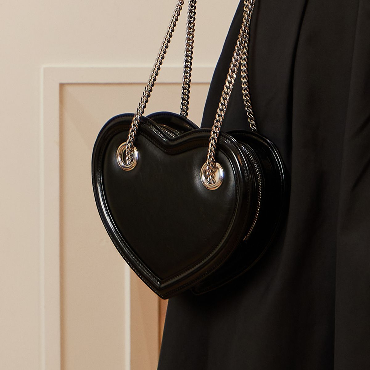 러브참(LOVECHARM) [에트나 하트백_블랙] Etna Heart bag_Black
