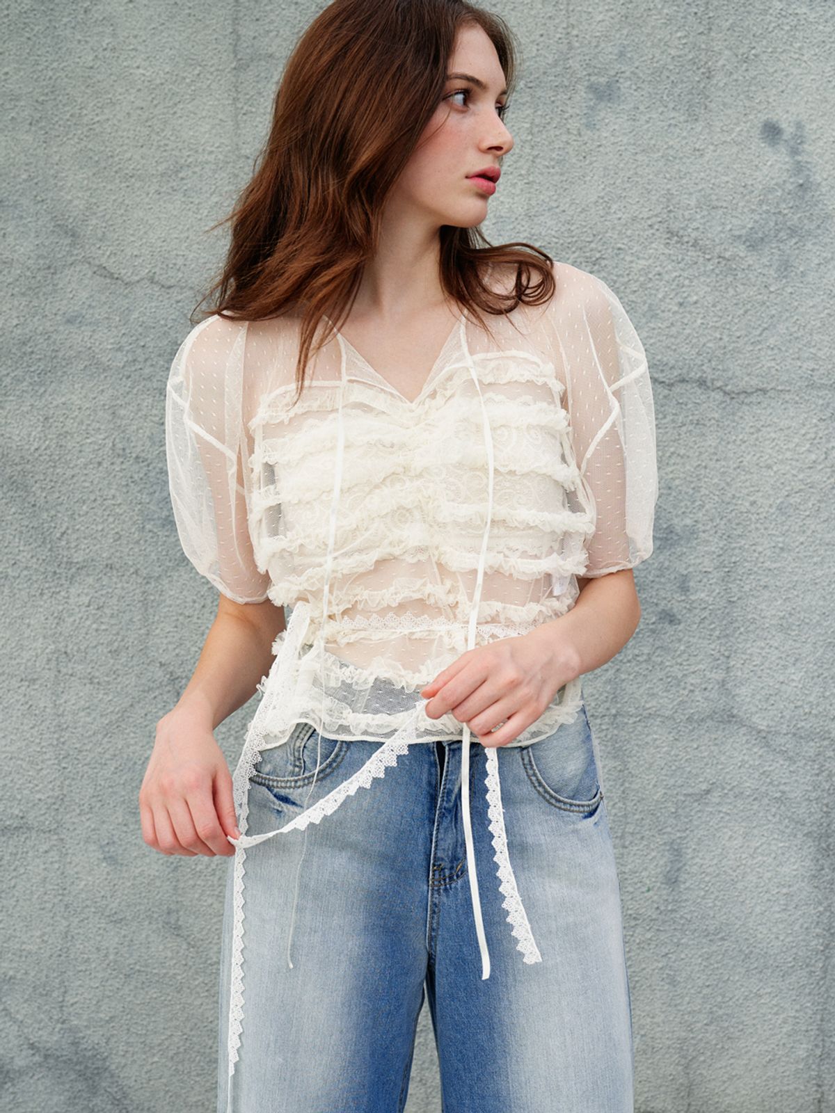 쏘리, 투 머치 러브(SORRY, TOO MUCH LOVE) Sweet Heart Lace Frill Blouse_Cream