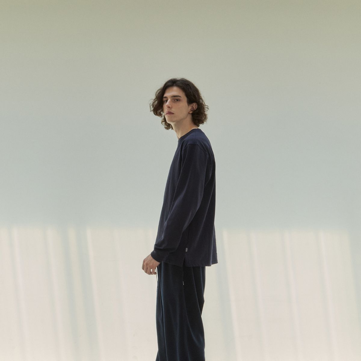 벤(BBEEEENN) MENS) 리브드 슬리브 T_네이비