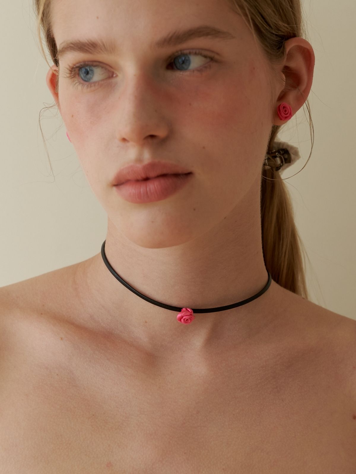 러브미몬스터(LOVE ME MONSTER) Petit Rose Leather Choker