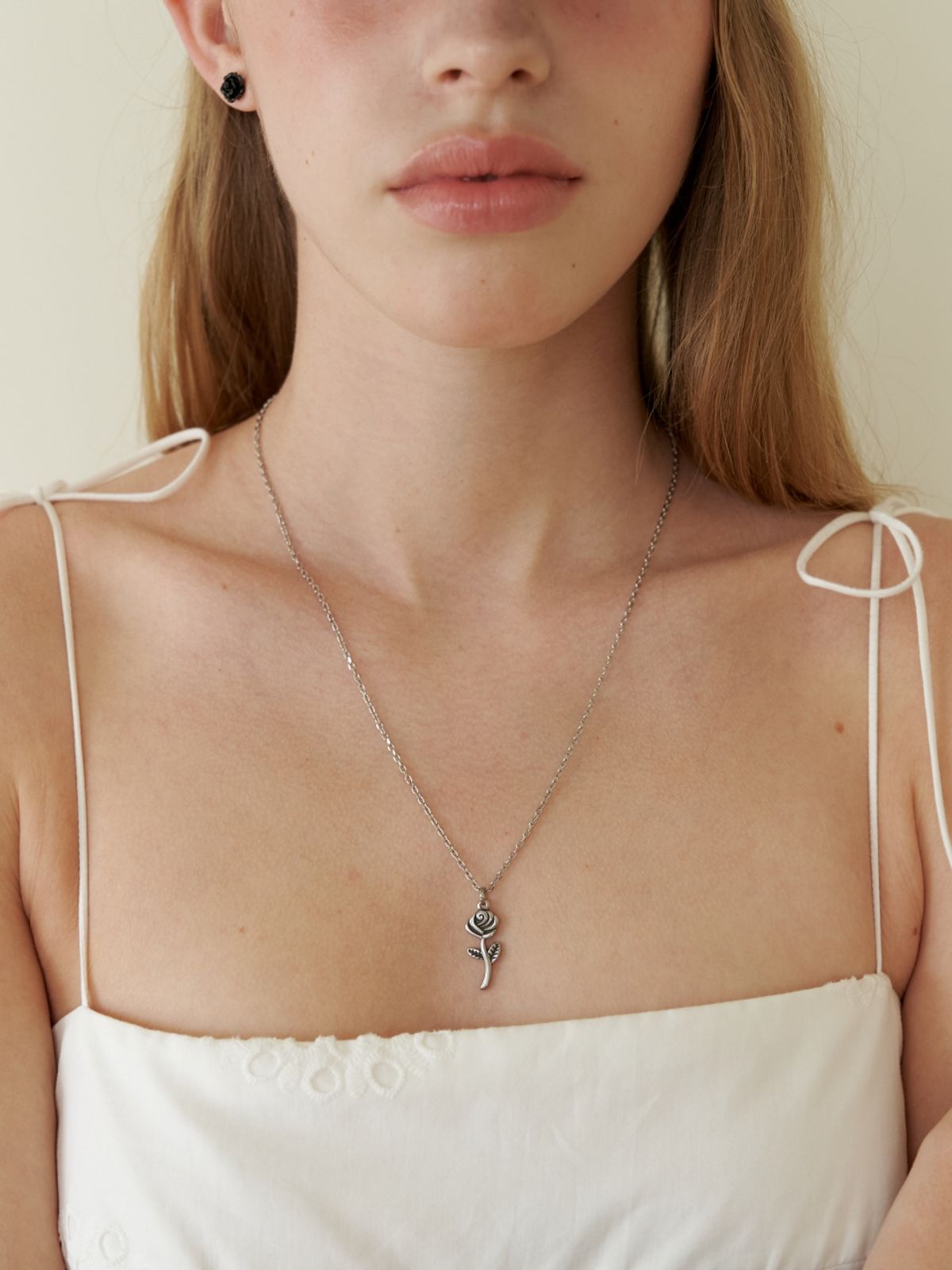 러브미몬스터(LOVE ME MONSTER) [Surgical] Rose Necklace