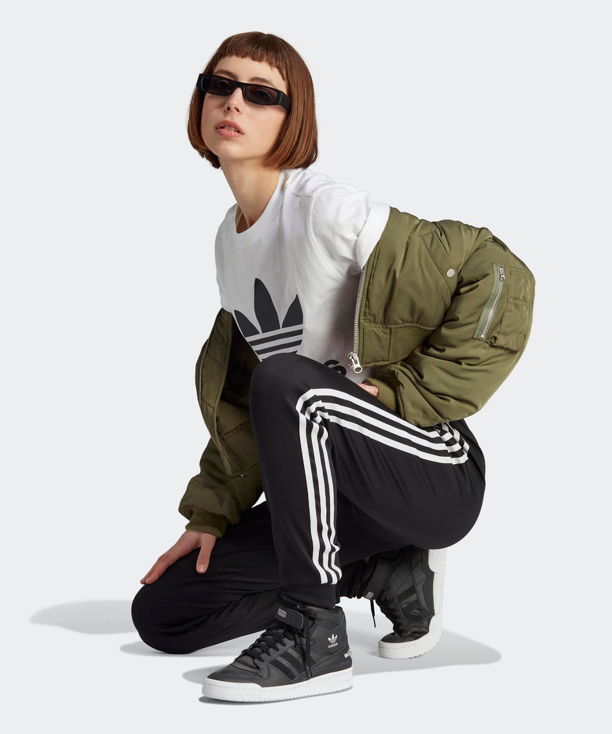 아디다스(ADIDAS) SST 트랙 팬츠 - 블랙 / IK6555