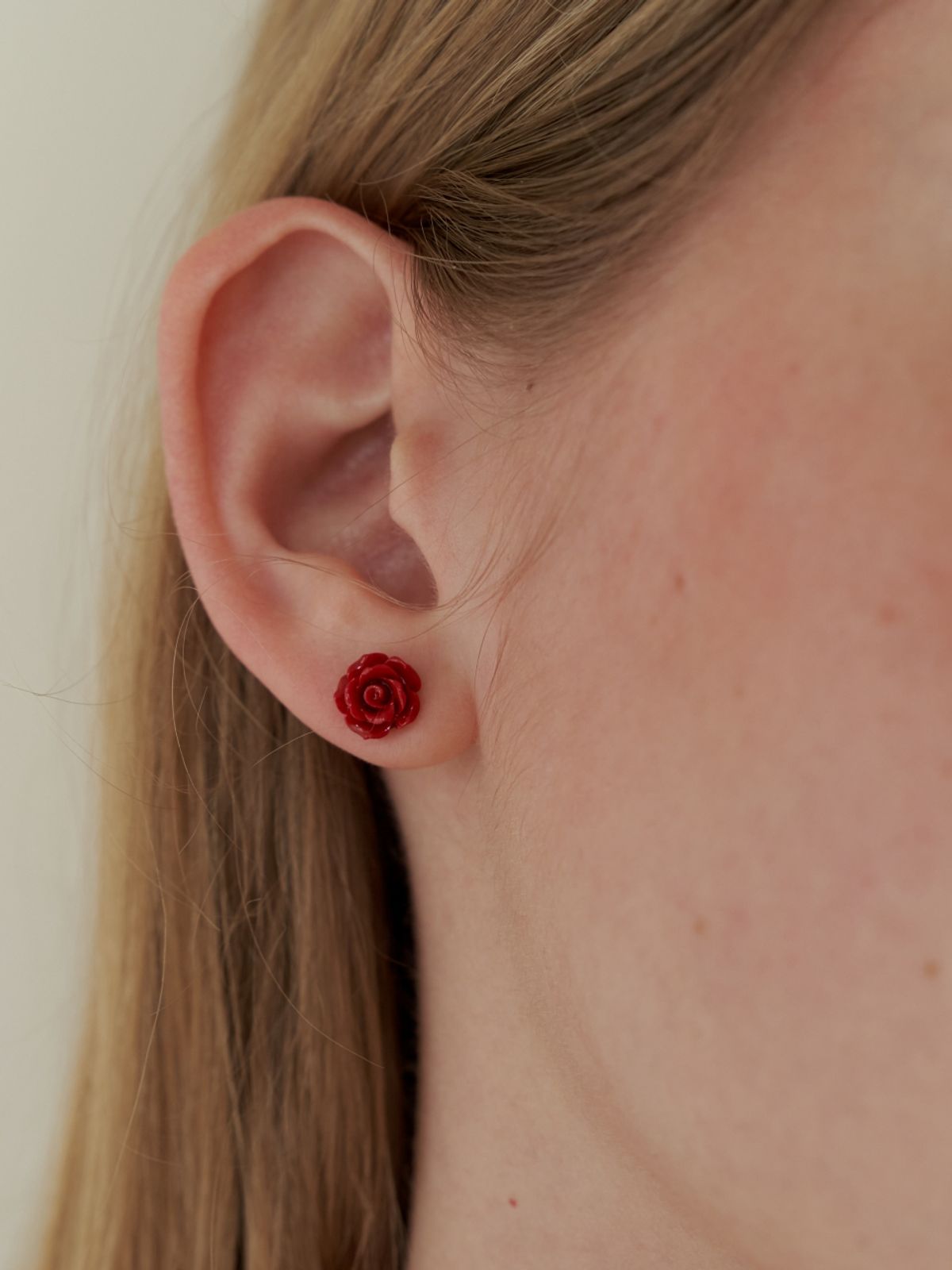 러브미몬스터(LOVE ME MONSTER) Hawlite Rose Earrings