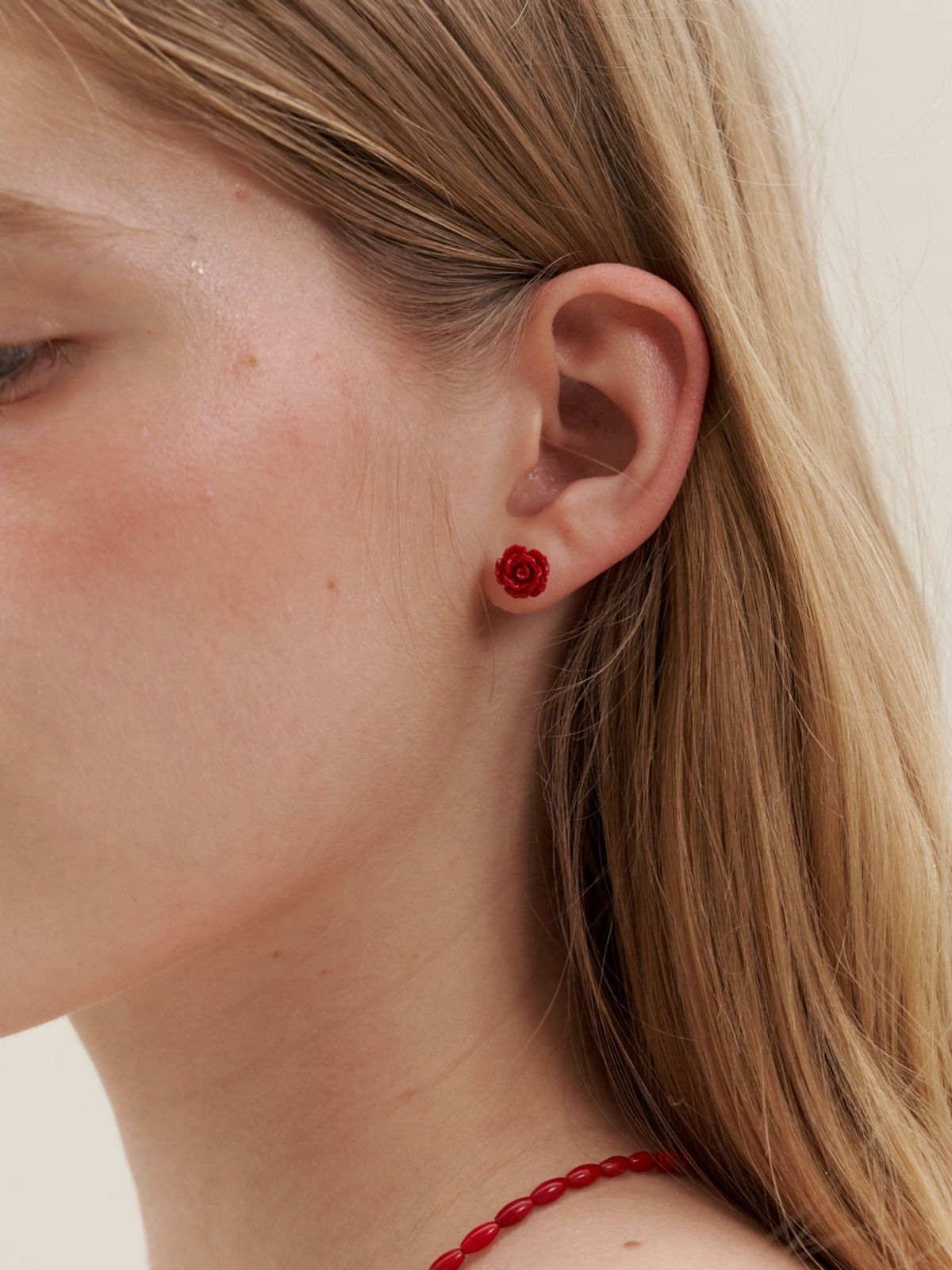 러브미몬스터(LOVE ME MONSTER) Satin Rose Earrings