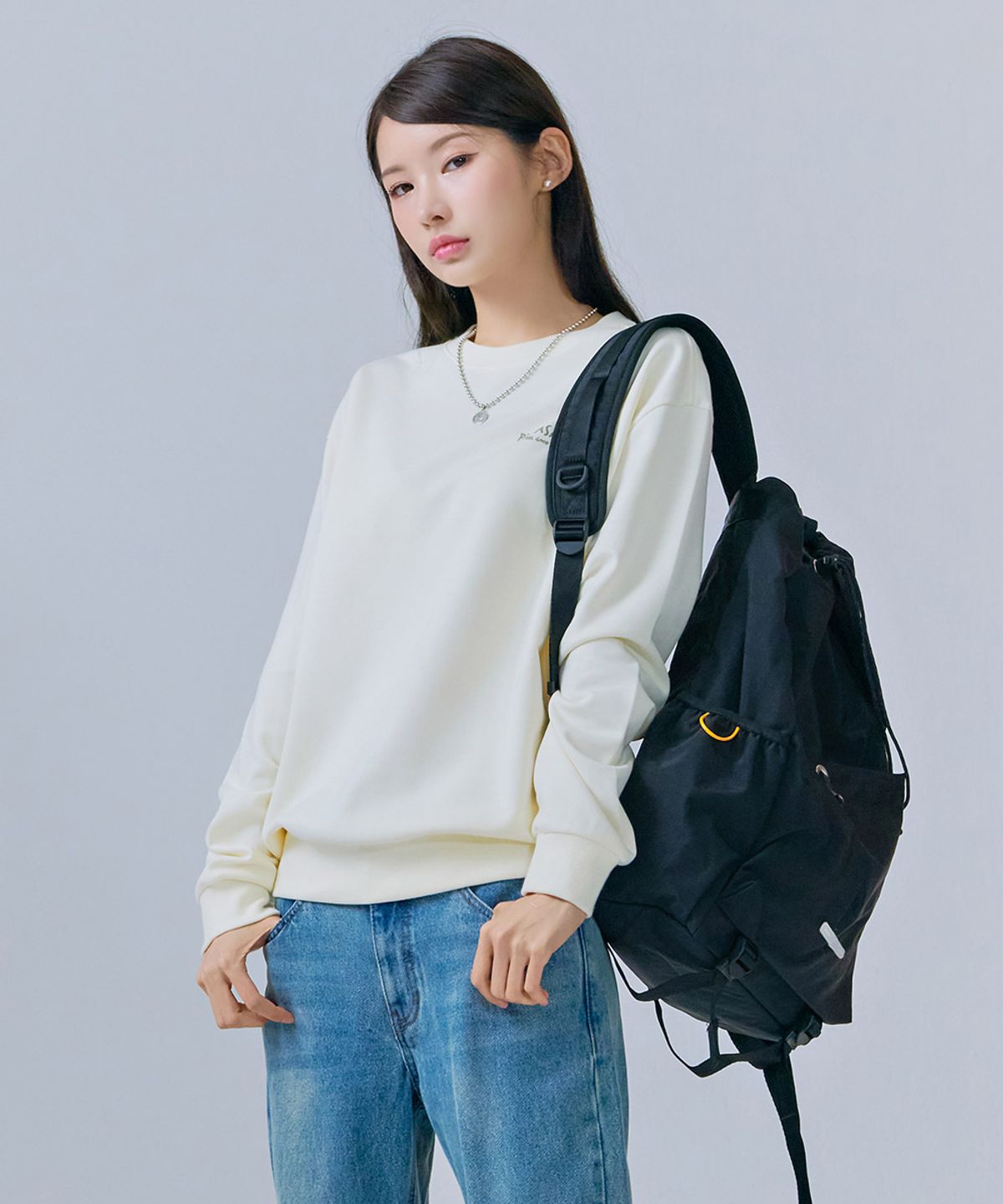 체이스컬트(CHASECULT) 공용 등판 그래픽 맨투맨-CERU5113B05