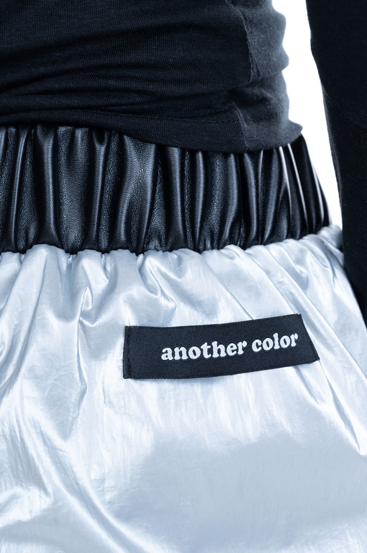 언어더컬러(ANOTHER COLOR) Chain Colored Shirring Pants