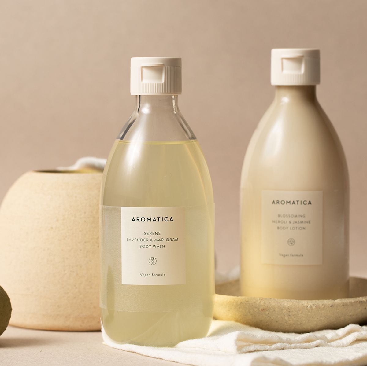 아로마티카(AROMATICA) (평온한 향/선물포장) 라벤더 바디워시 & 로션 세트