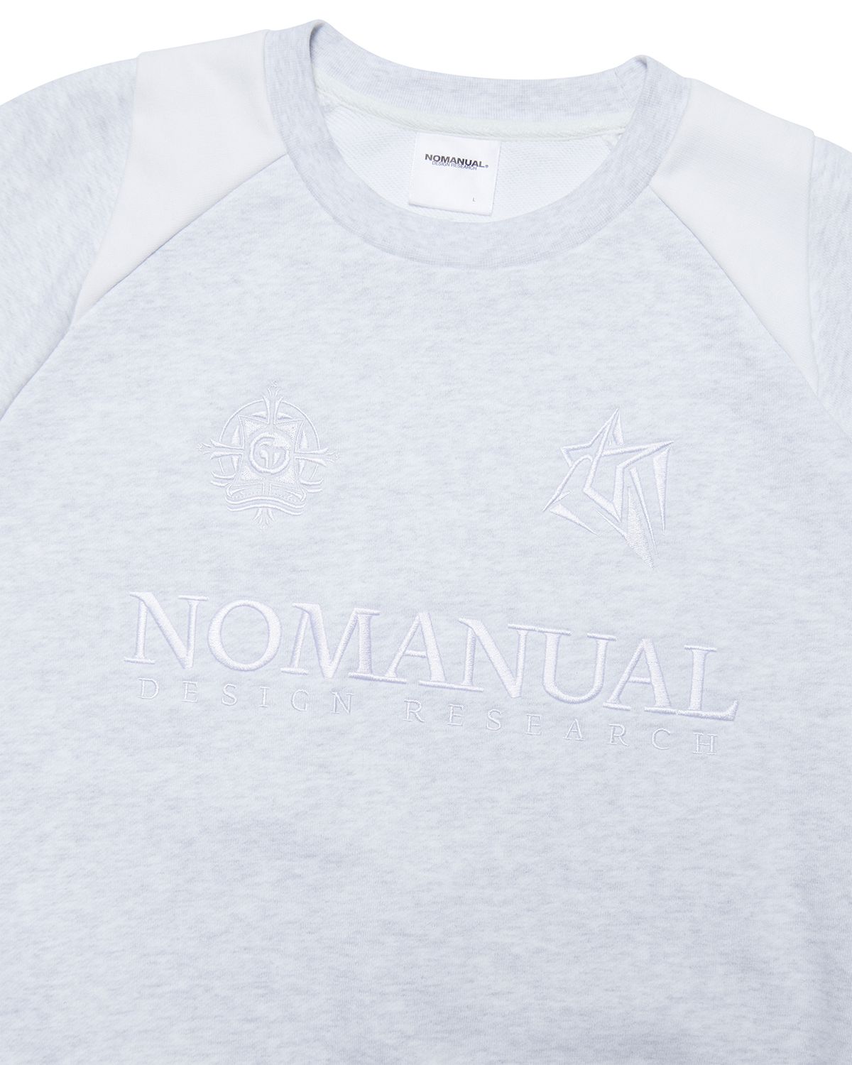 노매뉴얼(NOMANUAL) EMBLEM SWEATSHIRT - WHITE MELANGE
