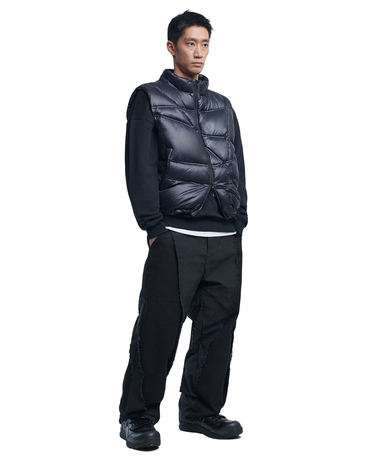 노매뉴얼(NOMANUAL) TRACK DUCK DOWN VEST - GLOSSY BLACK