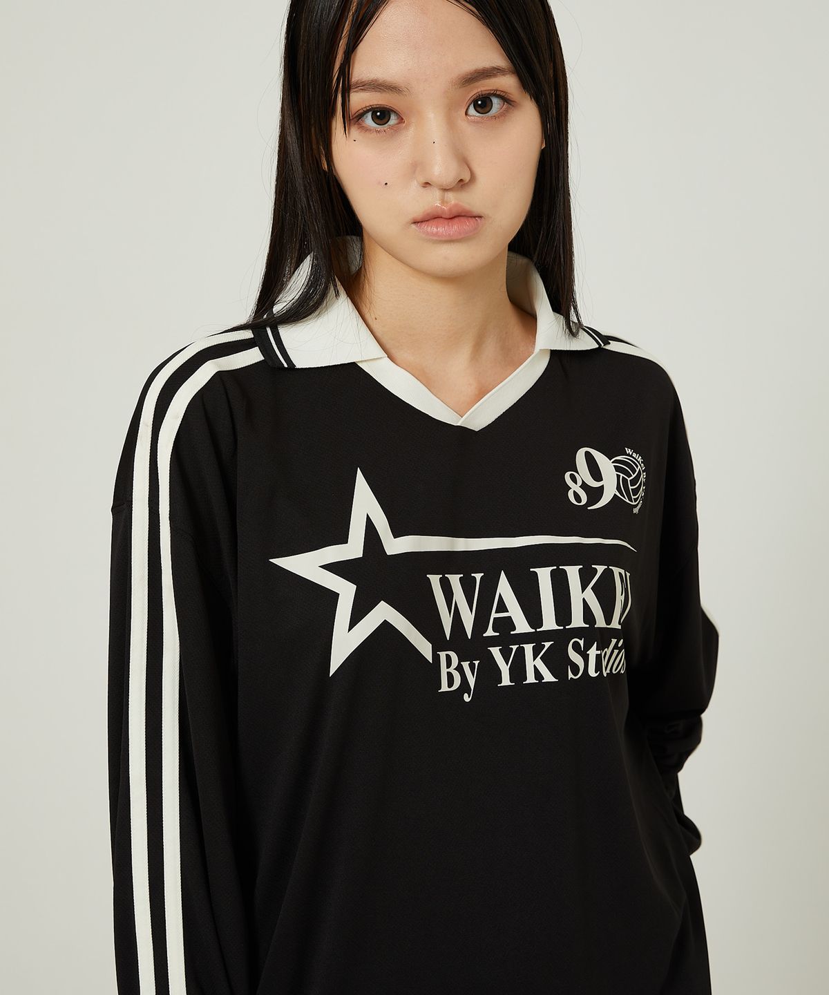 와이케이(WAIKEI) 스타 로고 카라 져지 롱슬리브 티셔츠 블랙