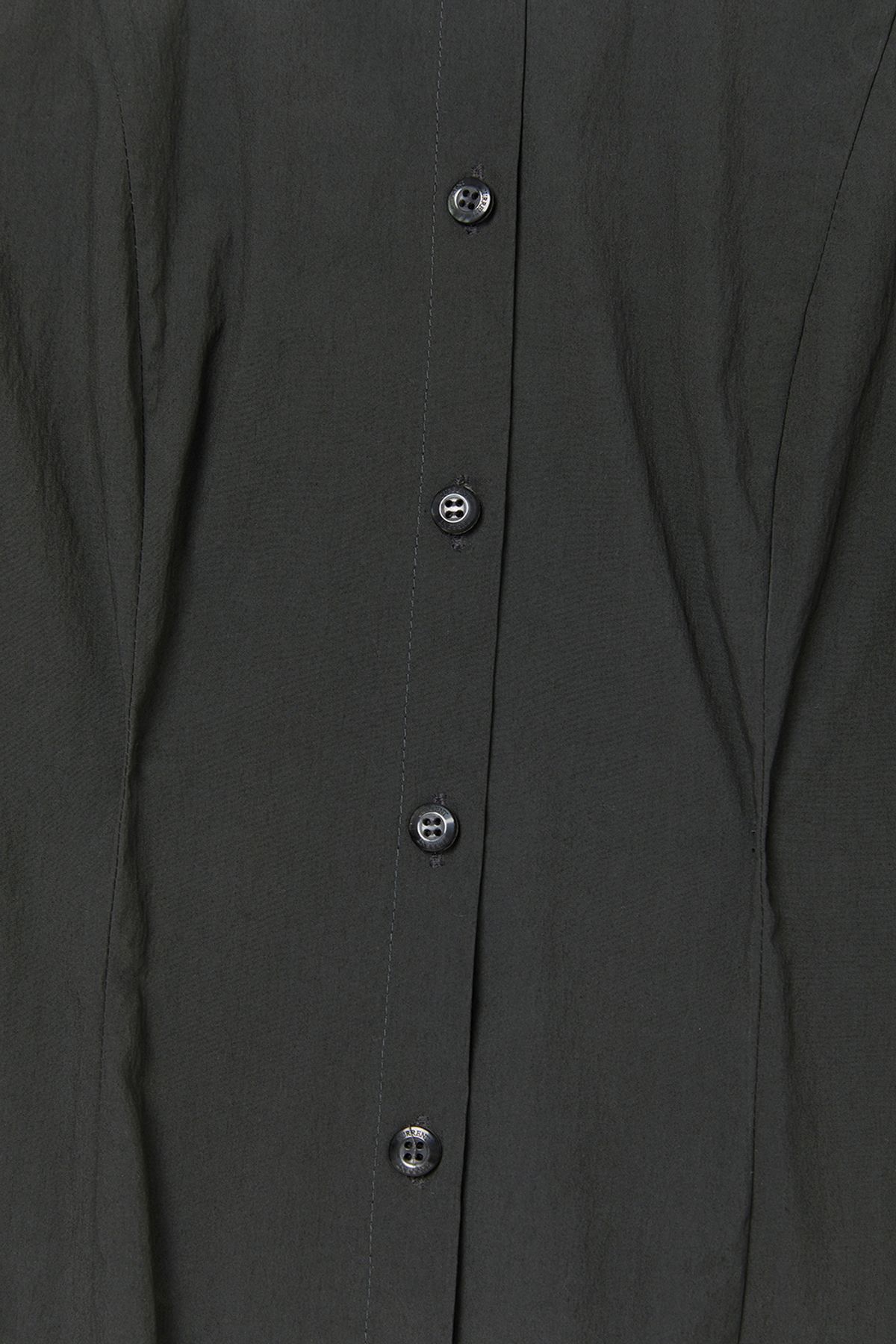 커렌트(CURRENT) PINTUCK DETAIL FITTED SHIRT [CHARCOAL]