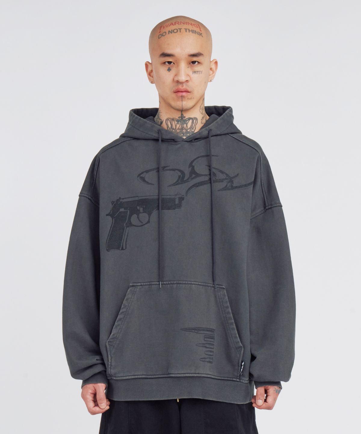 아조바이아조(AJOBYAJO) Gun Shot Washed Hoodie [CHARCOAL]