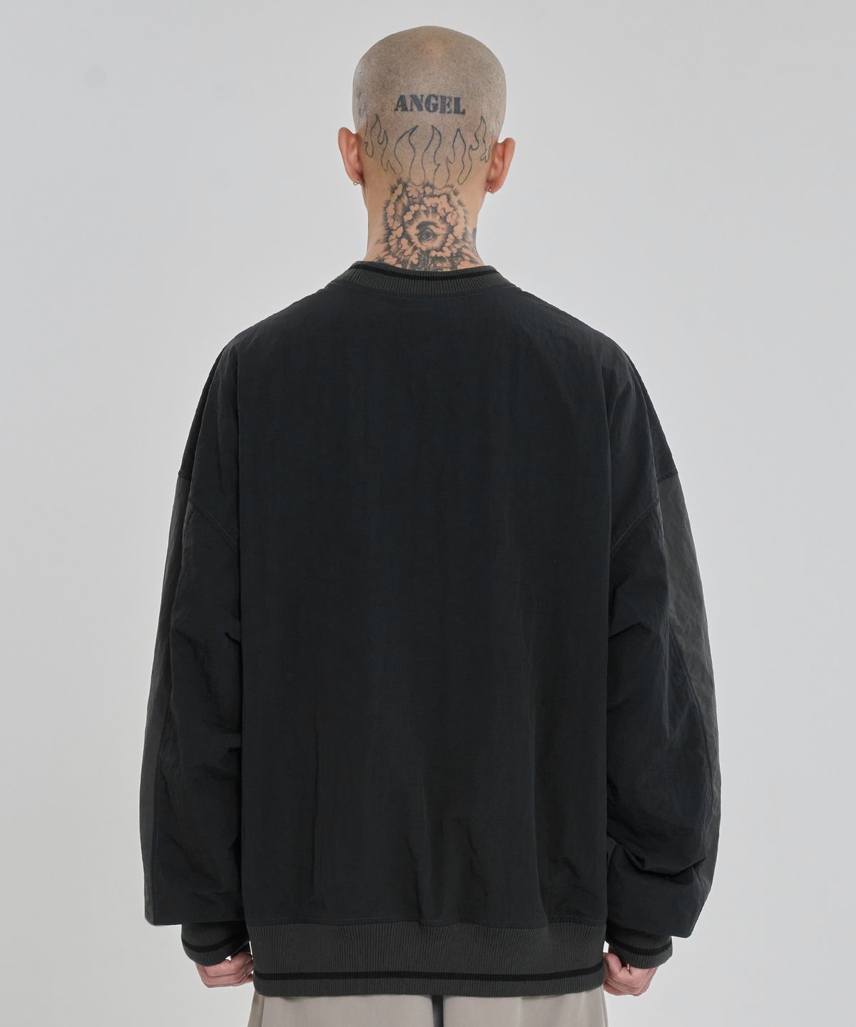 아조바이아조(AJOBYAJO) [PBA] Total Logo Nylon Sweatshirt [CHARCOAL]